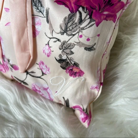 Victoria’s Secret Slippers Pink Faux Fur with Gift Bag 💕 - Picture 9 of 13